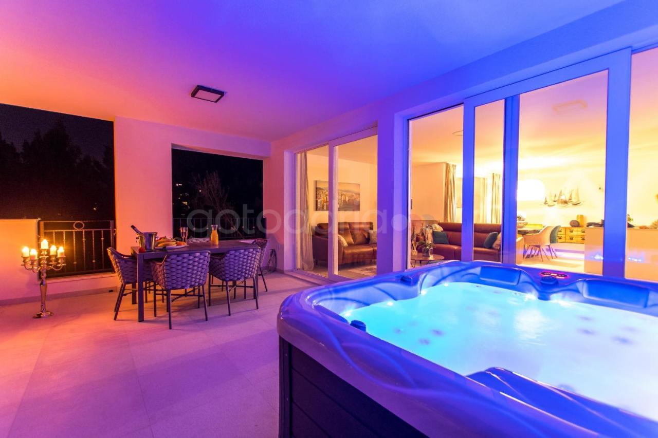 Villa Smaragd - Opal - Luxury Apt With Shared Pool And Private Hot Tub Макарська Екстер'єр фото