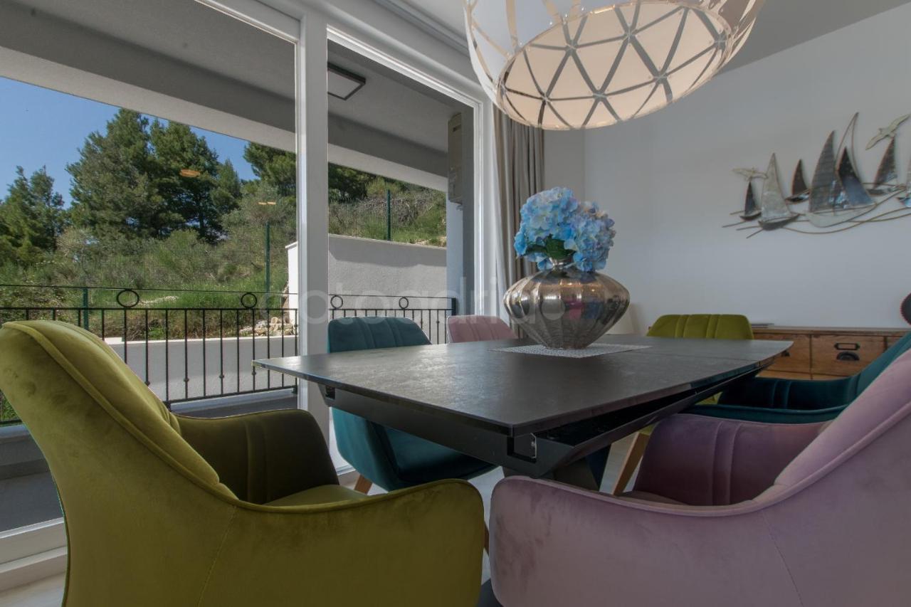 Villa Smaragd - Opal - Luxury Apt With Shared Pool And Private Hot Tub Макарська Екстер'єр фото