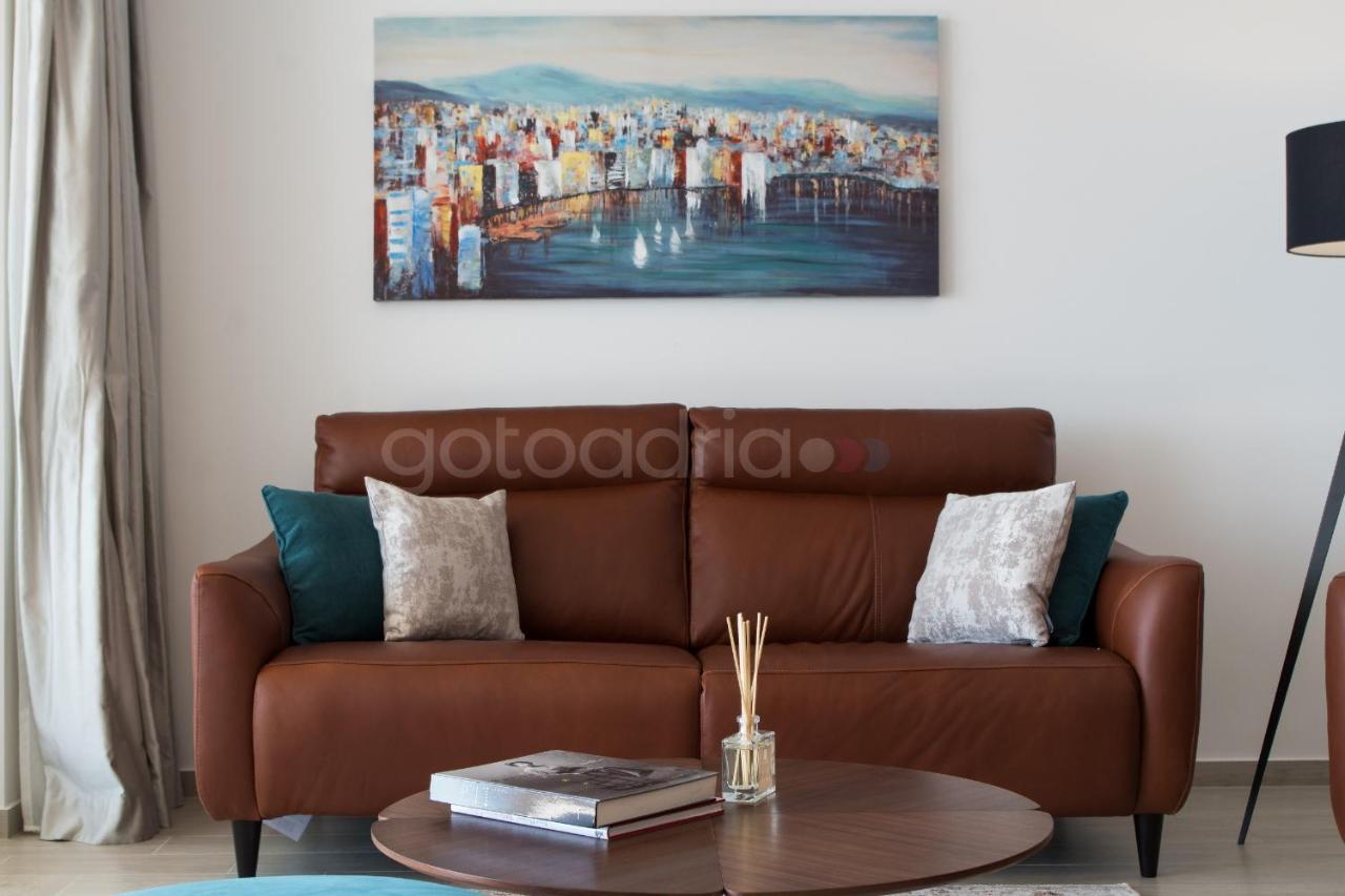 Villa Smaragd - Opal - Luxury Apt With Shared Pool And Private Hot Tub Макарська Екстер'єр фото