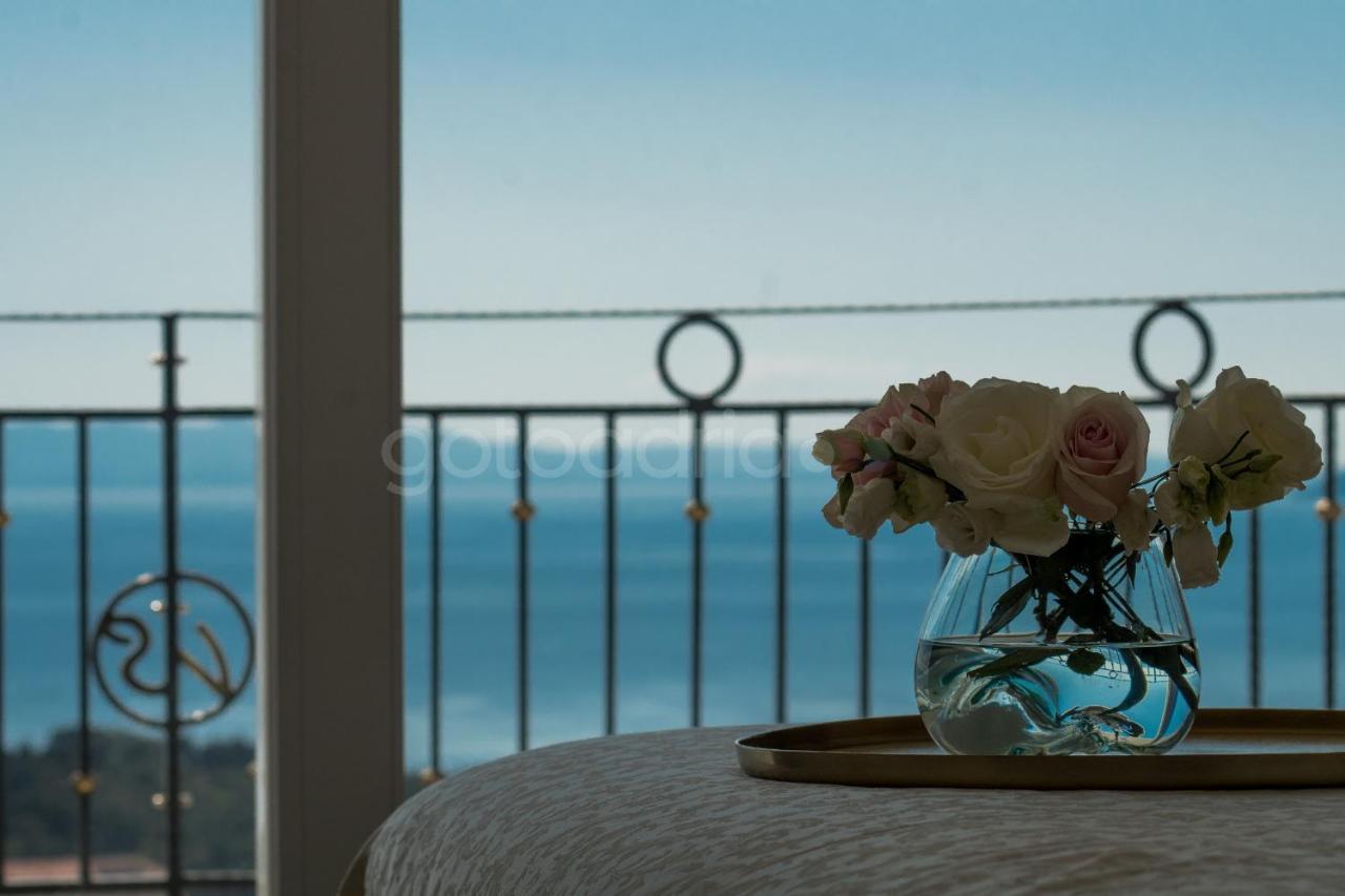 Villa Smaragd - Opal - Luxury Apt With Shared Pool And Private Hot Tub Макарська Екстер'єр фото
