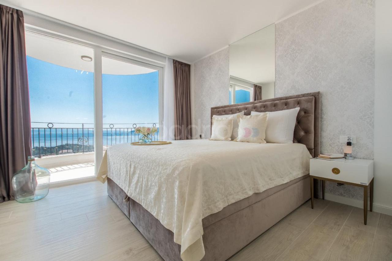Villa Smaragd - Opal - Luxury Apt With Shared Pool And Private Hot Tub Макарська Екстер'єр фото