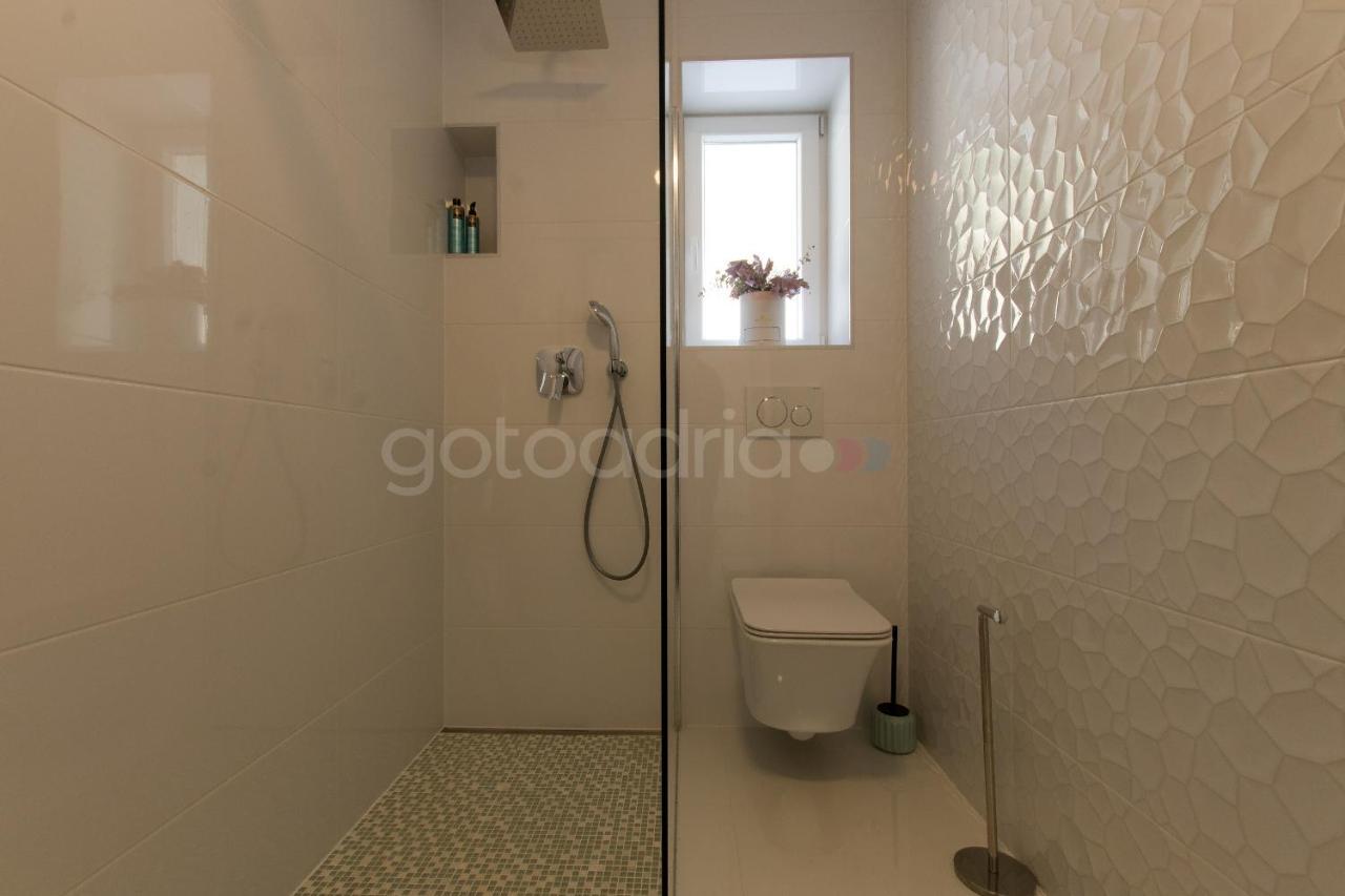 Villa Smaragd - Opal - Luxury Apt With Shared Pool And Private Hot Tub Макарська Екстер'єр фото